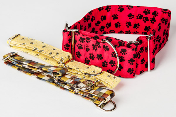 Wide martingale collar styles