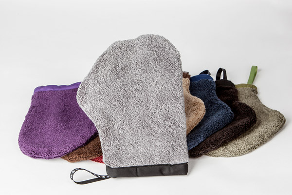 Reusable paw wipes