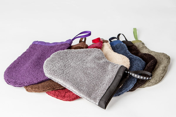 Folded paw wipe fabrics